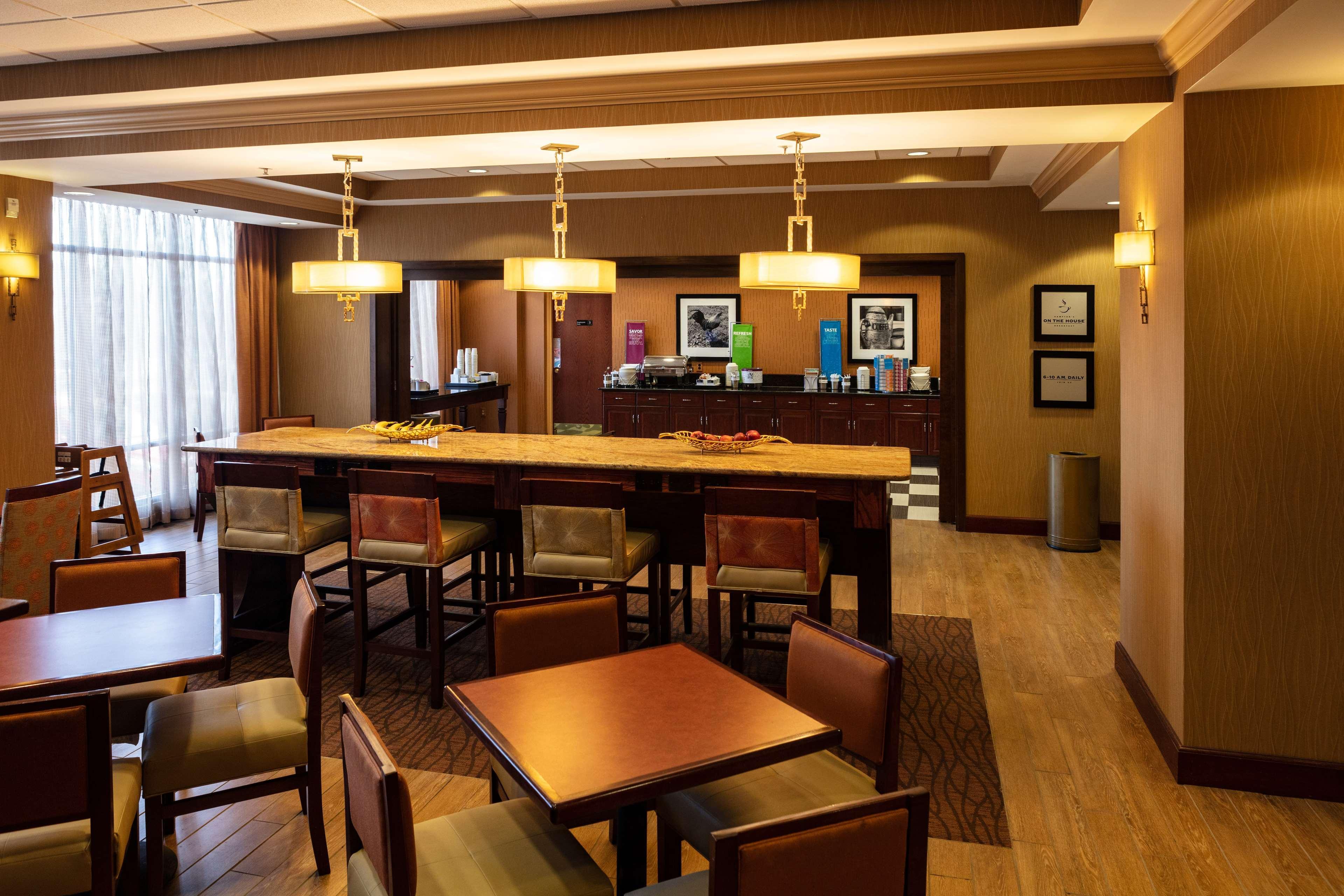 Hampton Inn Easton Exterior photo