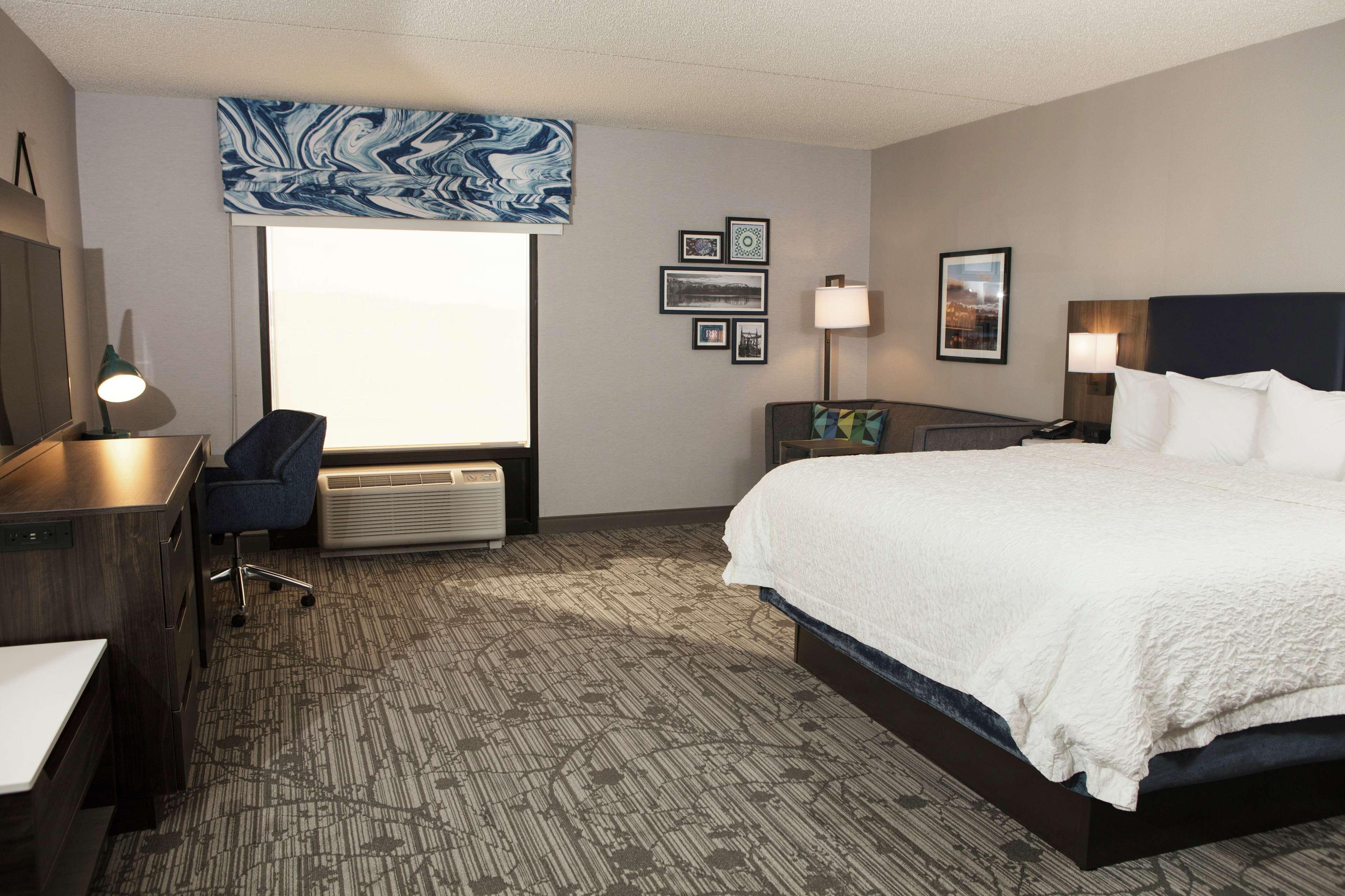 Hampton Inn Easton Exterior photo