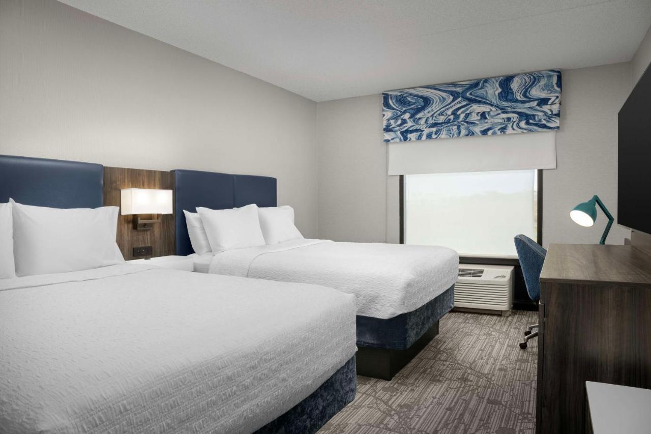 Hampton Inn Easton Exterior photo