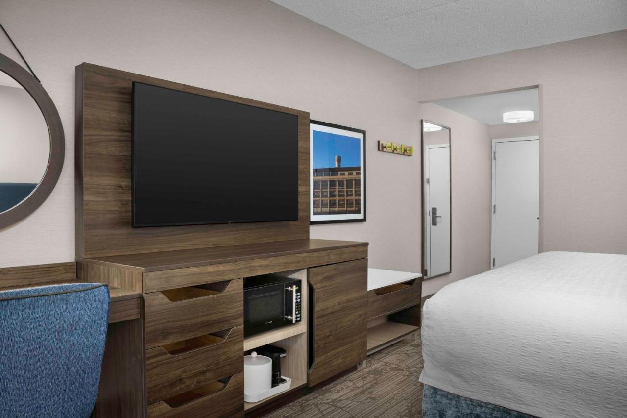 Hampton Inn Easton Exterior photo