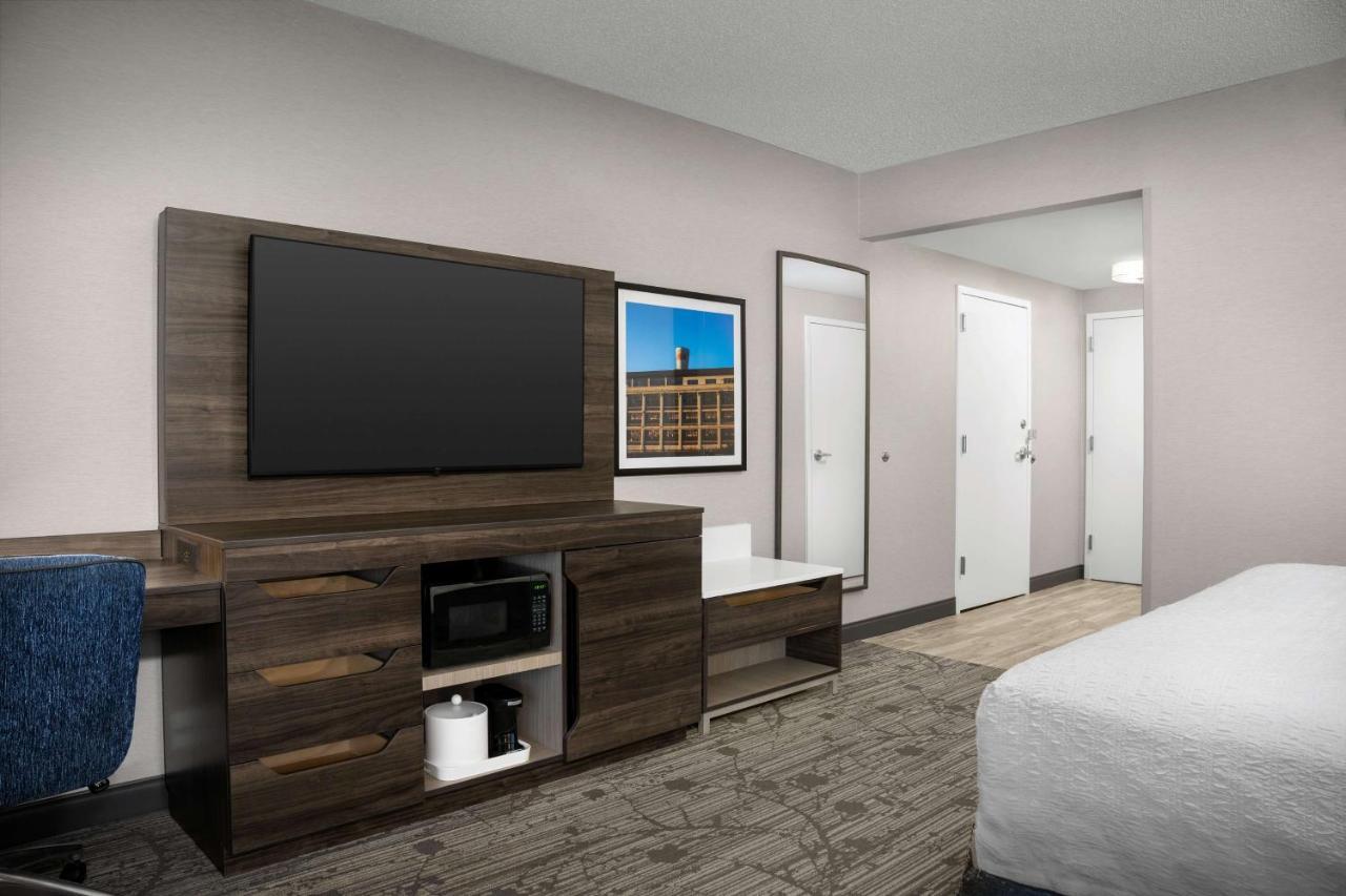 Hampton Inn Easton Exterior photo