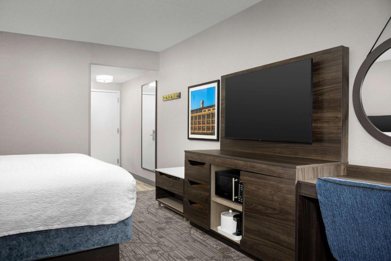 Hampton Inn Easton Exterior photo